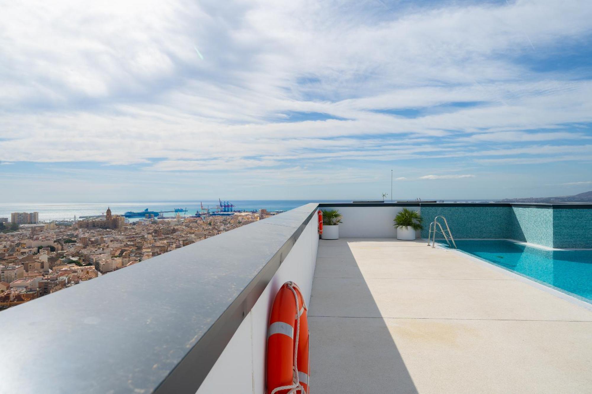 Apartamento Xpce Urban 4 Malaga Skyline - Free Parking Exterior foto